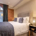 Staycation At 1 Cocoa With Free Parking 아파트