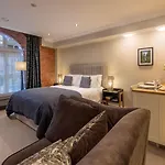 דירה Staycation At 1 Cocoa With Free Parking יורק