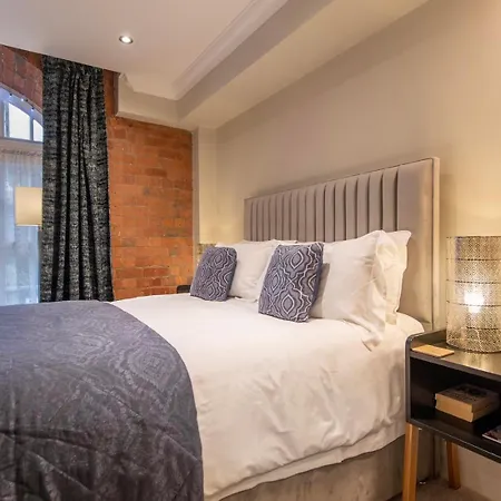 Staycation At 1 Cocoa With Free Parking דירה