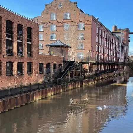 Staycation At 1 Cocoa With Free Parking Apartment