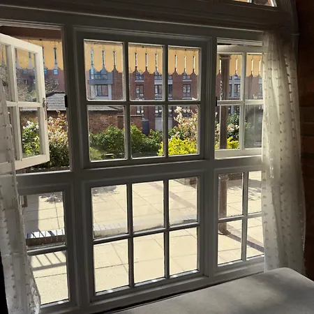 Staycation At 1 Cocoa With Free Parking York