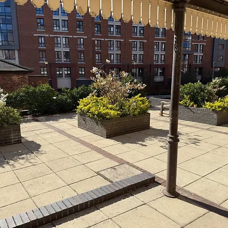 Staycation At 1 Cocoa With Free Parking Apartment