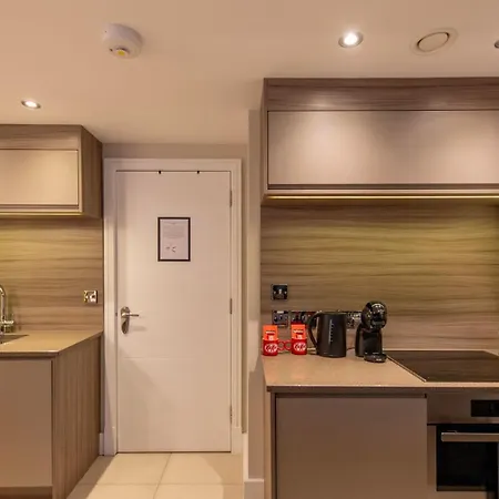 Staycation At 1 Cocoa With Free Parking Appartamento